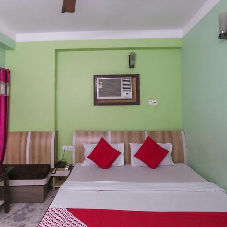 Rampurhat Oyo 60609 Hotel Tanushree מראה חיצוני תמונה